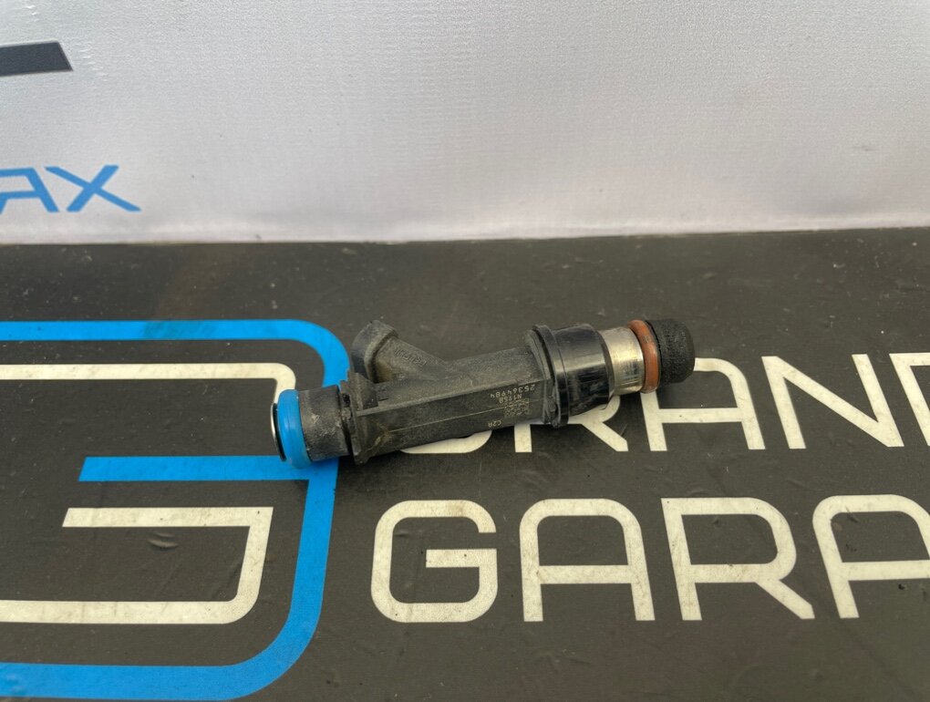 Форсунка топливная Hummer H3 2006 GMT345 L52 3.5 OEM 12589465