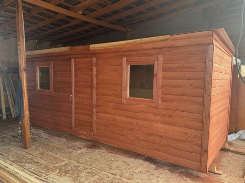 Изображение товара Бытовка 6х2.3 распашонка с отделкой ОСБ, снаружи имитация бруса, 2 окна, утепленная