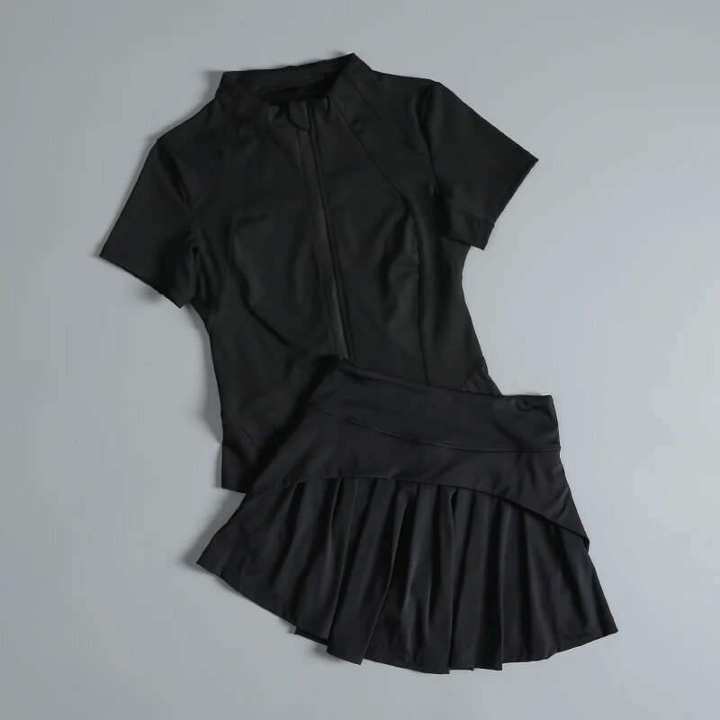 Костюм спортивный  размер M черный