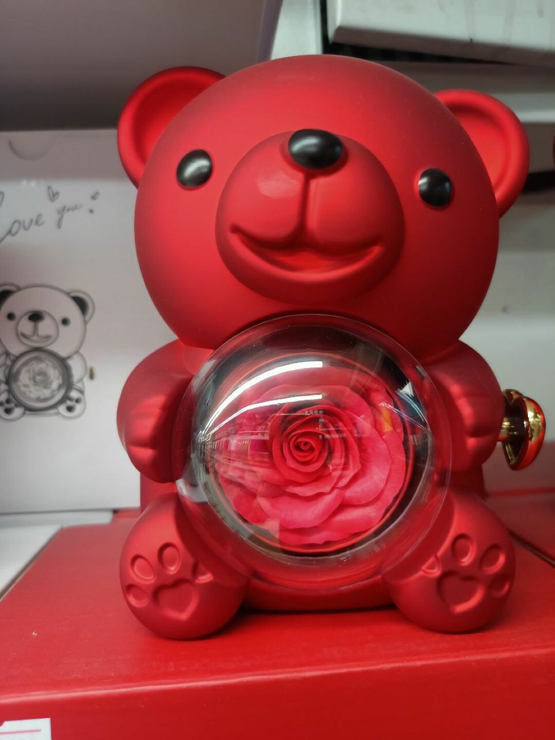 Фигурка декоративная "Мишка с вечной розой", в стеклянной колбе, с ячейкой для колец