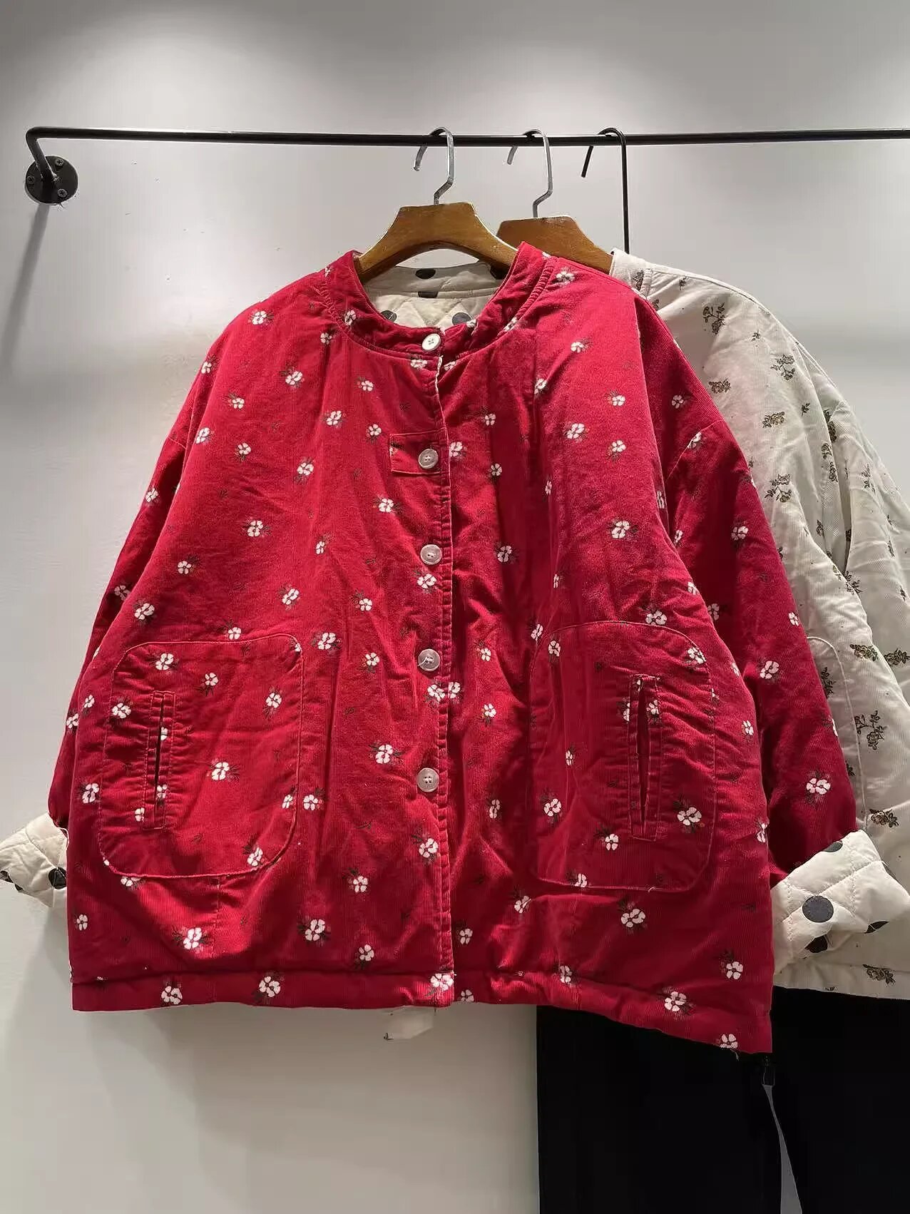 Куртка спортивная  размер OneSize красный