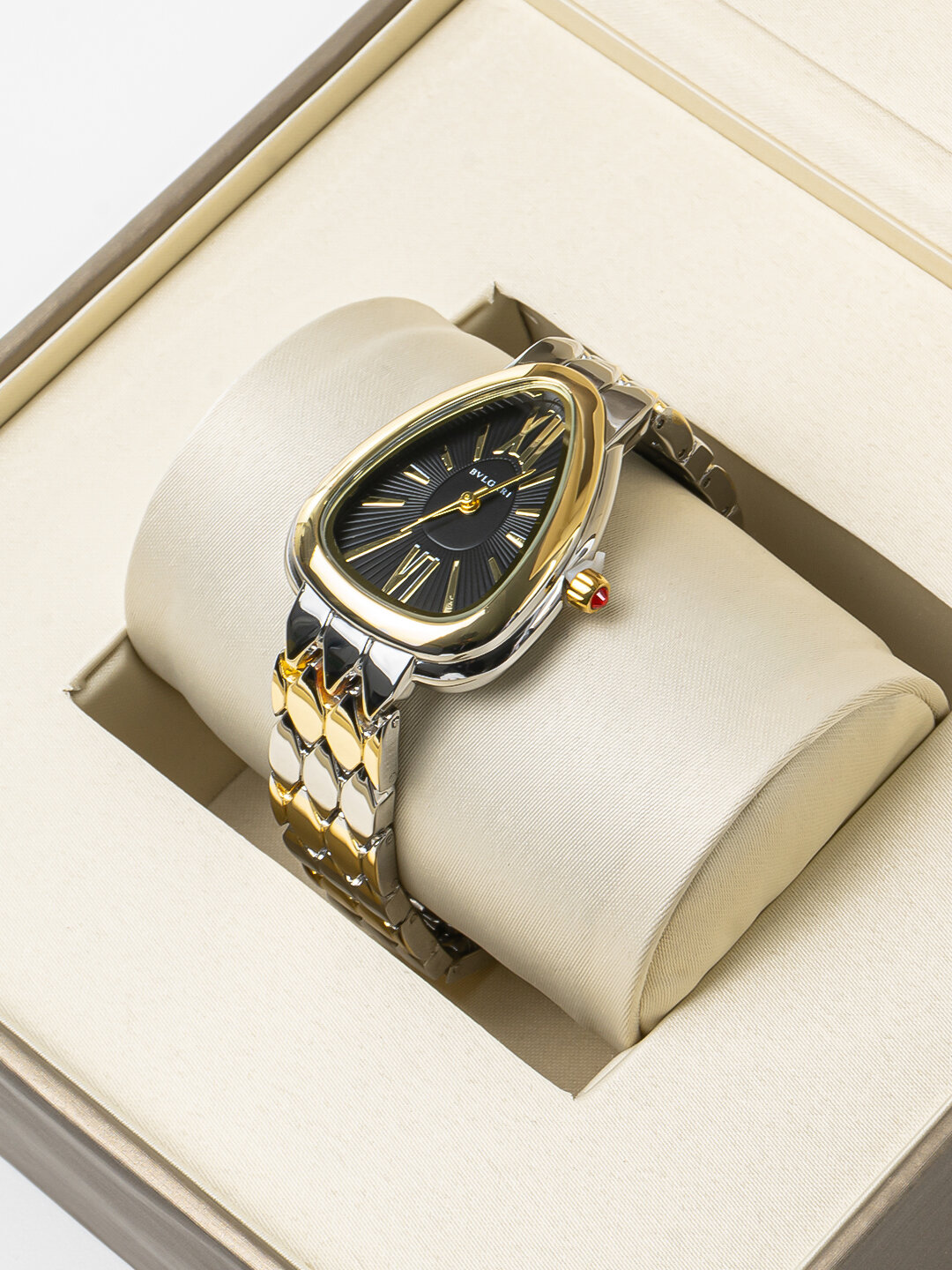 Наручные часы BVLGARI Classic, золотистый/черный — фото 1