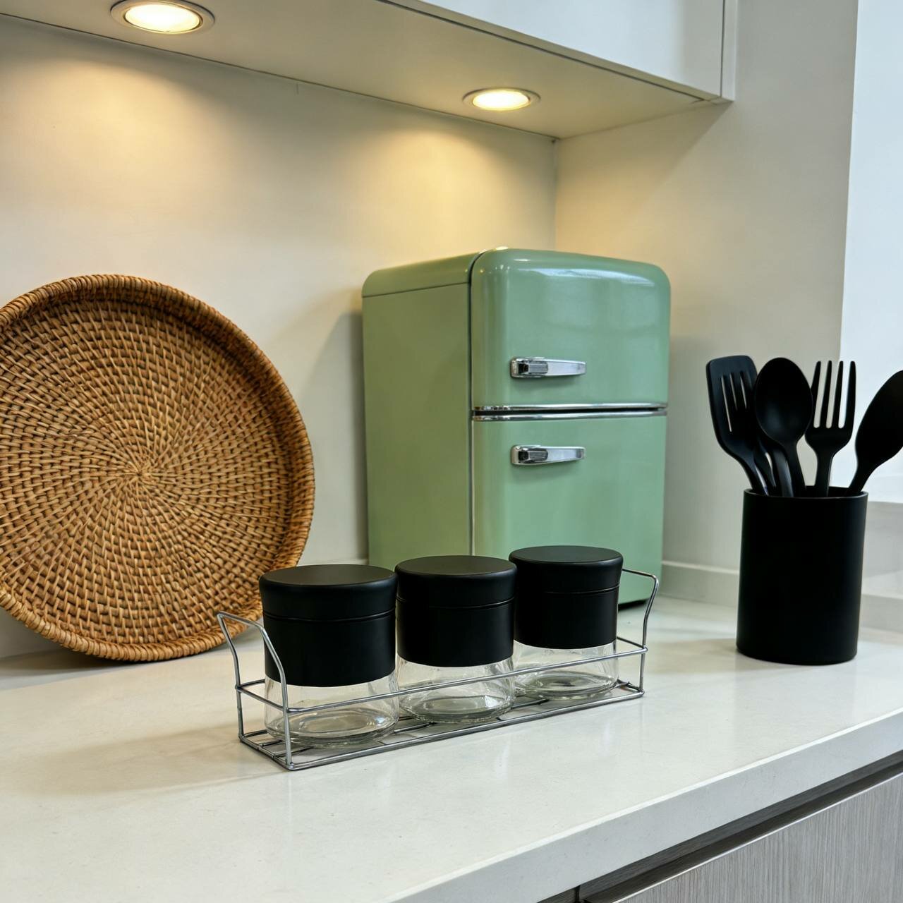 Набор керамических банок для сыпучих продуктов,3 шт, черная цвет для специй с подставкой