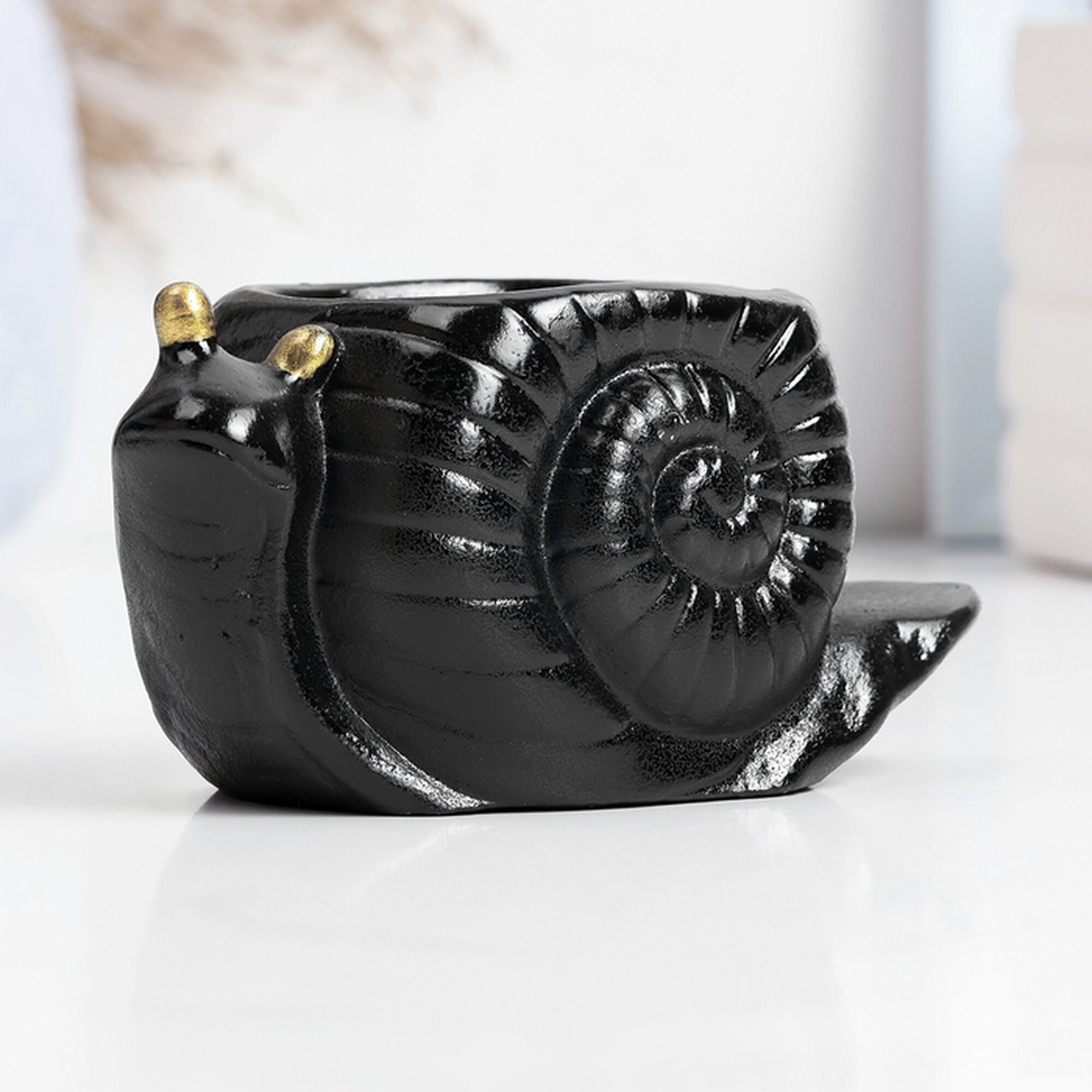 Кашпо Хорошие сувениры  Улитка   гипс  чёрное  настольное  6x11x6см