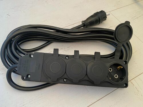 Изображение товара Удлинитель уличный ip44, ГОСТ ПВС 3х2.5, 4 розетки 25 метров.