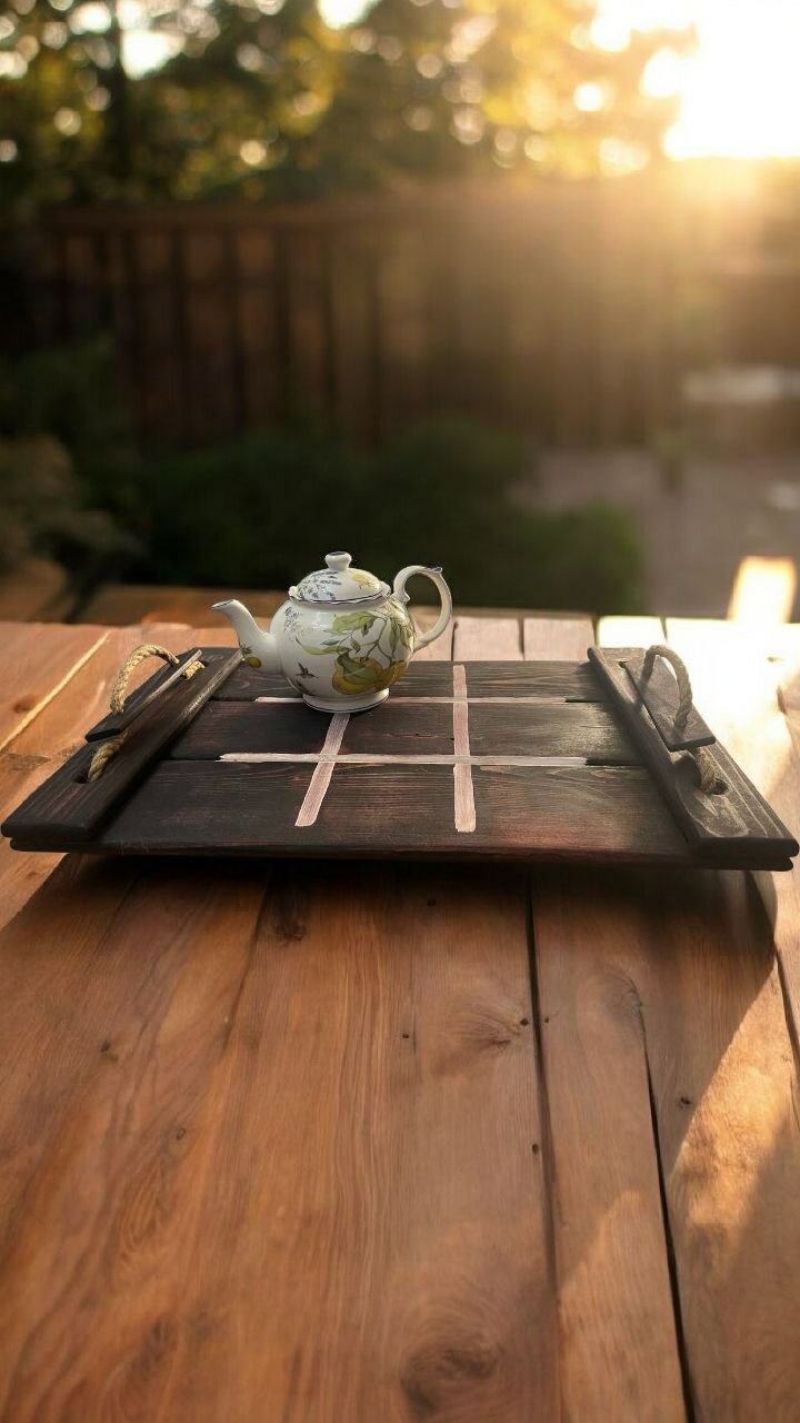 Поднос из натурального дерева (сосна) с ручками, настольная игра "крестики нолики" ручная работа Wood Band (цвет эбеновое дерево)