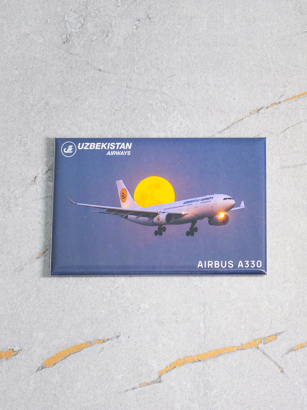 Фото магнит (авиасувенир), фото самолёта Airbus A330 Uzbekistan Airways, размер 8x5 см