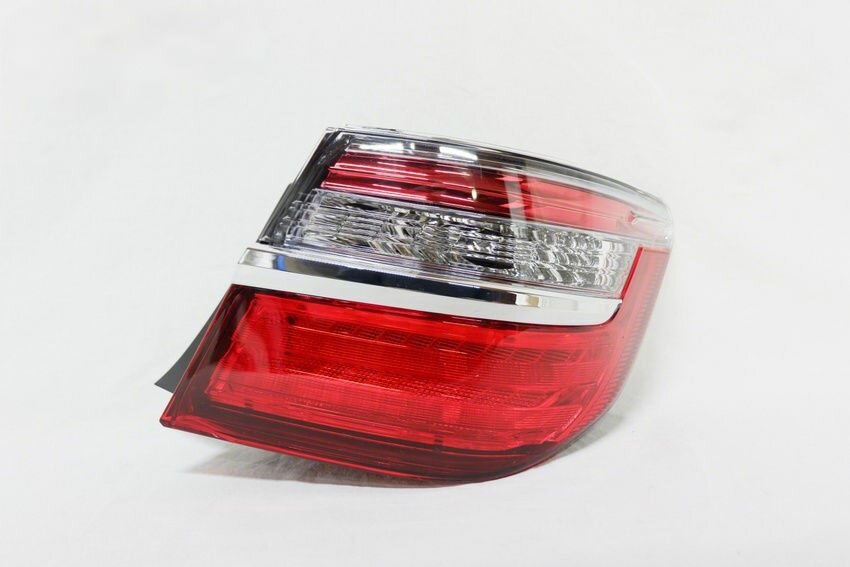 Фонарь правый внешний Toyota Camry 7 XV50 8155133600, Тойота Камри, год с 2014 по 2018