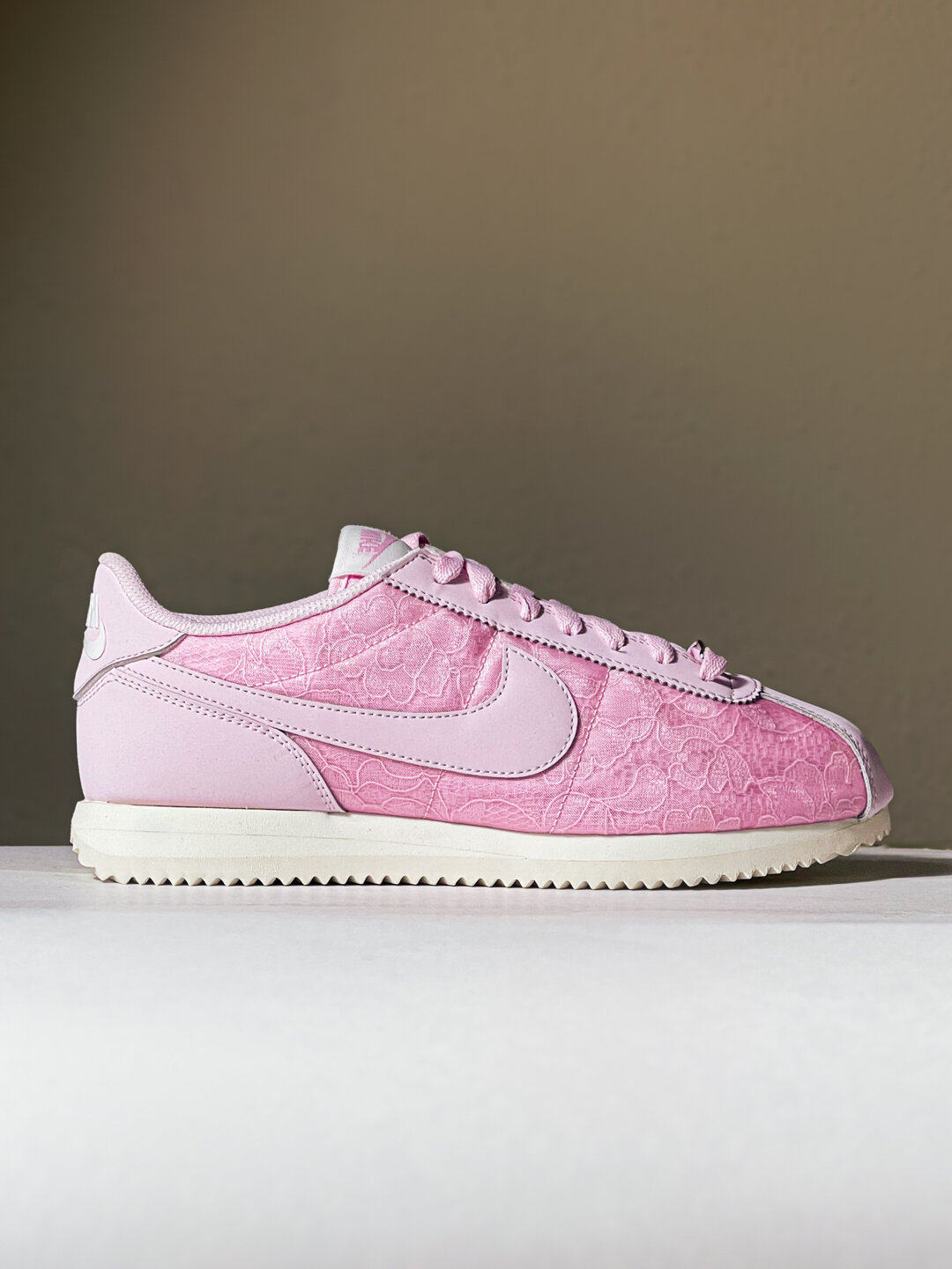 Кроссовки NIKE Cortez, полнота B (US)/ на среднюю стопу, размер 40 EU, pink