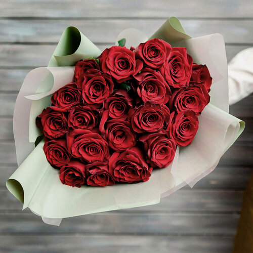 Изображение товара Монобукет Букет Маркет "21 красная роза", Эквадор, 60см, обертка, красная