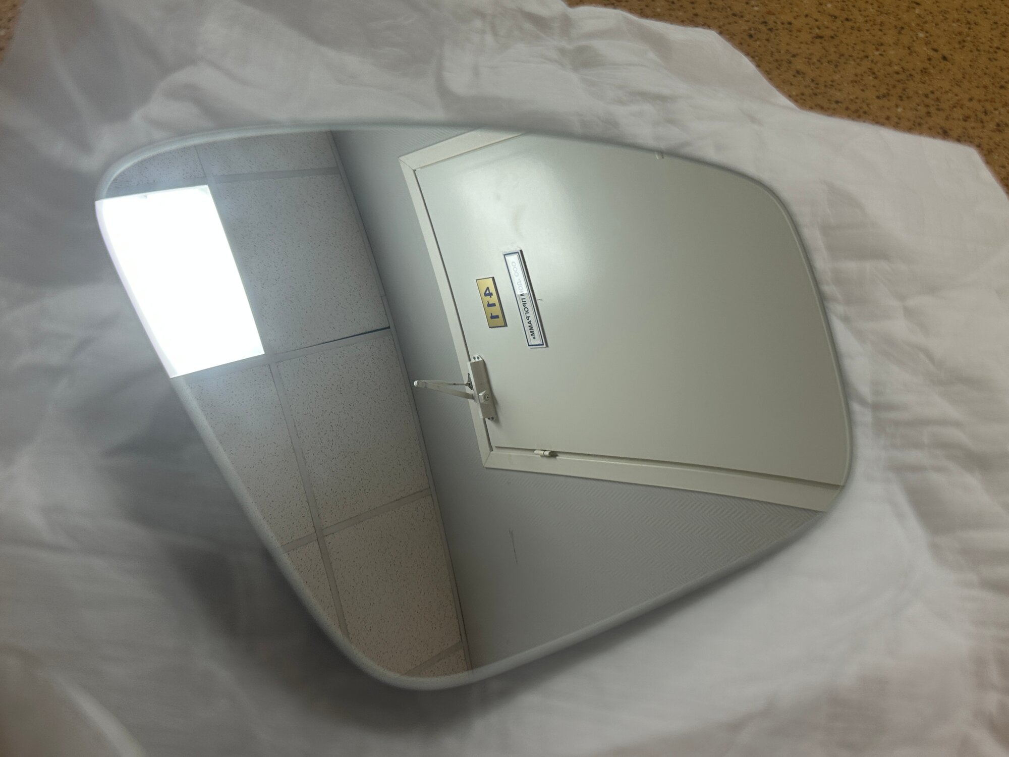 Стекло зеркала заднего вида правого (с подогревом) VAP VW Polo 6RU857522F VW6RU857522F