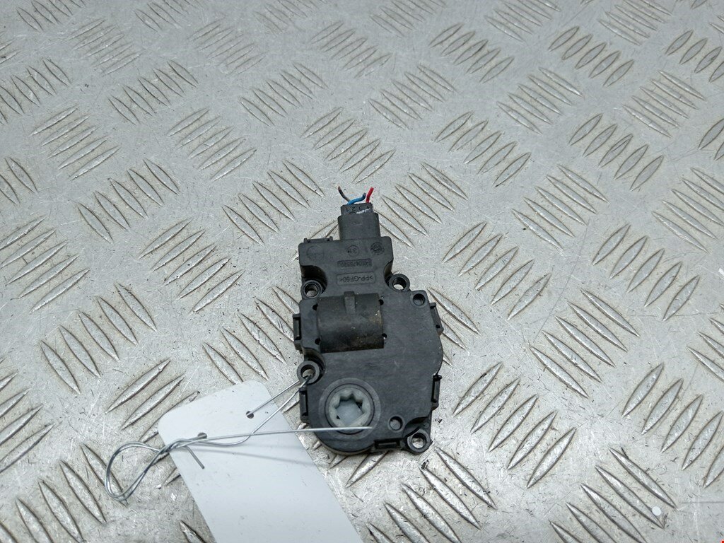 Сервопривод (электропривод моторчик привода) заслонки печки BMW X5 (E70) 64119321034 арт. 2245818