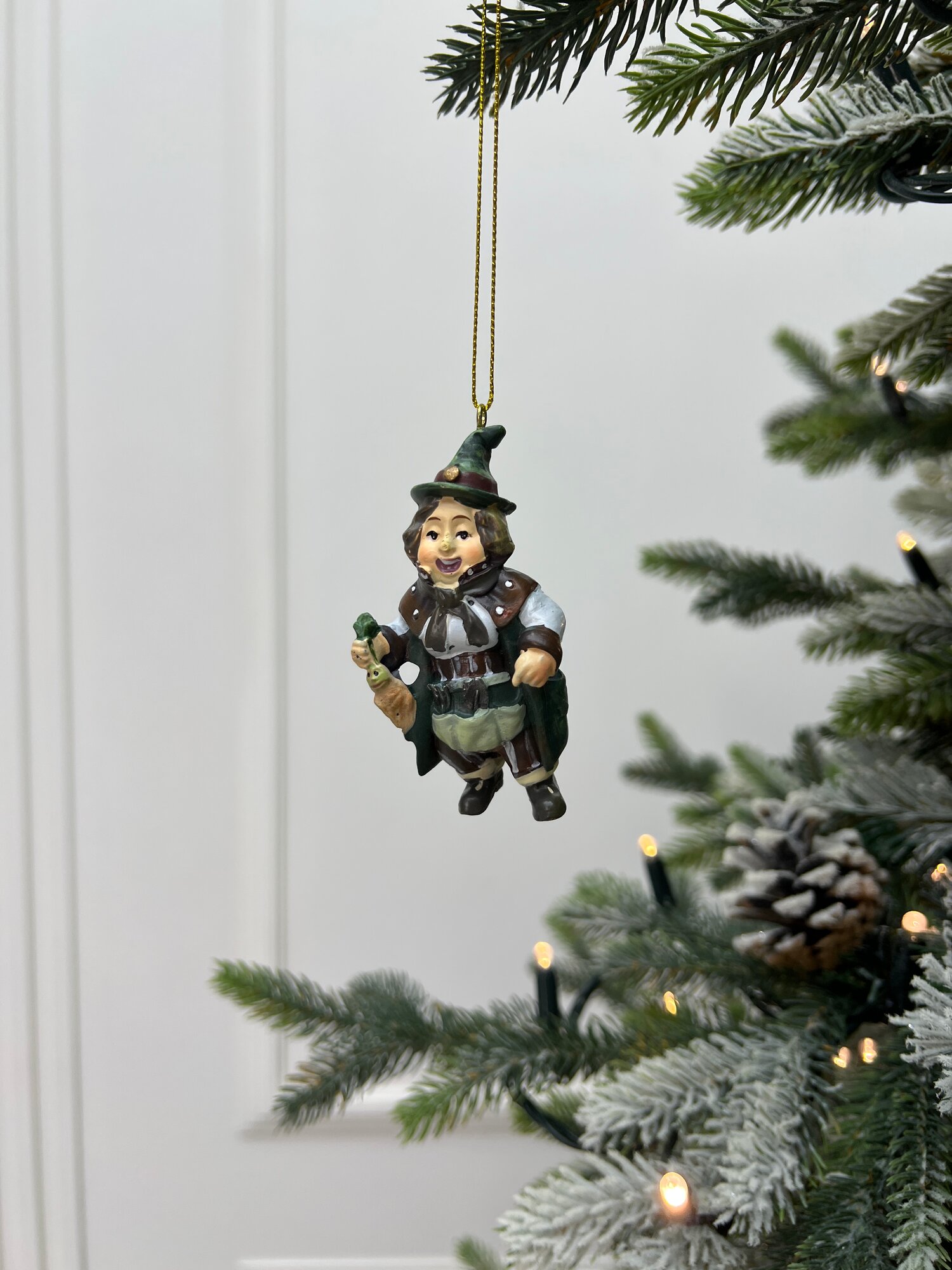 Елочная игрушка Лавка Чудес "Волшебная садовница", полирезин, 8 см — фото 1