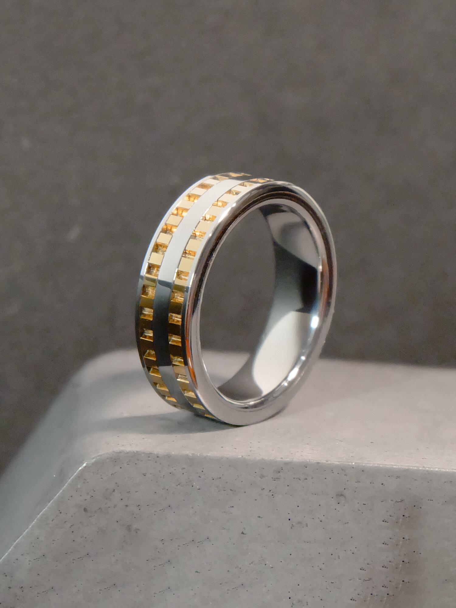 Кольцо CARRAJI