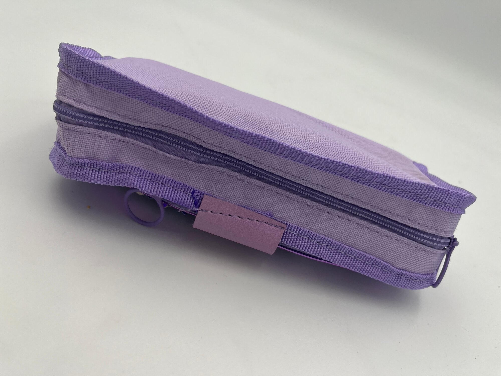 Пенал для девочек с пайетками и единорогом — фиолетовый, стильный, блестящий — фото 1