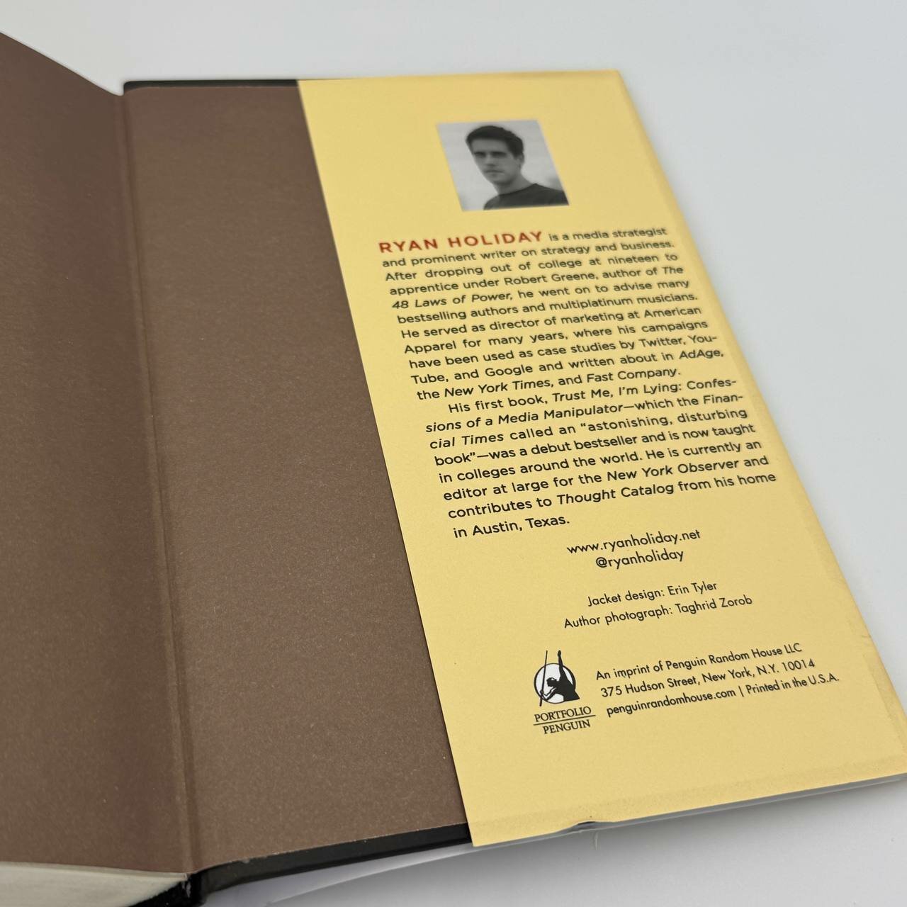 Книга "The obstacle is the way" Ryan Holiday, твердый переплет, 203 страницы — фото 1