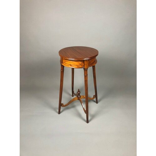 фото Стол приставной domkorleone из красного дерева (mahogany wood), цвет орех naa (светло-коричневый) дом корлеоне