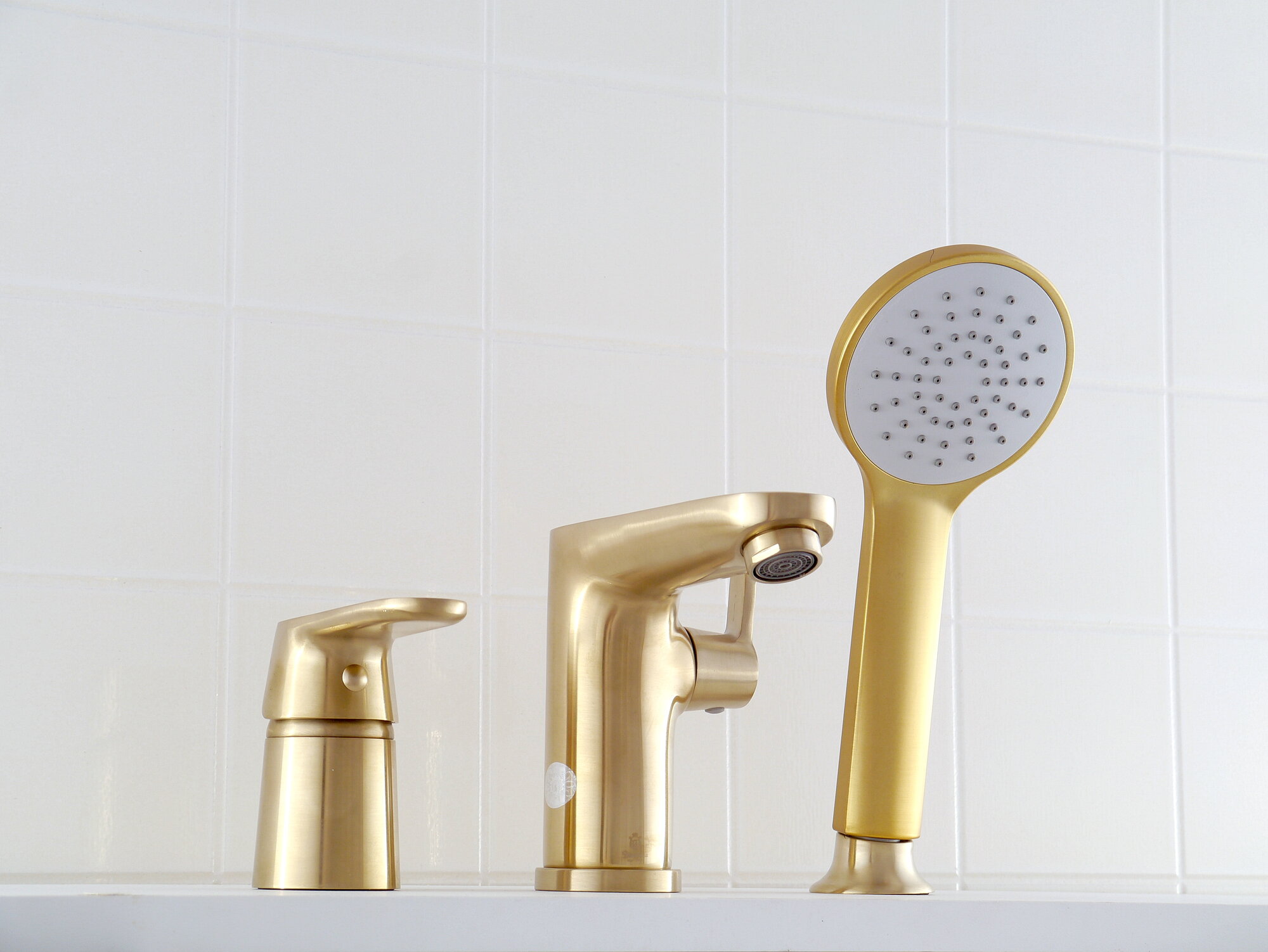 Смеситель для ванны Diadonna, латунь, с душем, матовое золото — фото 1