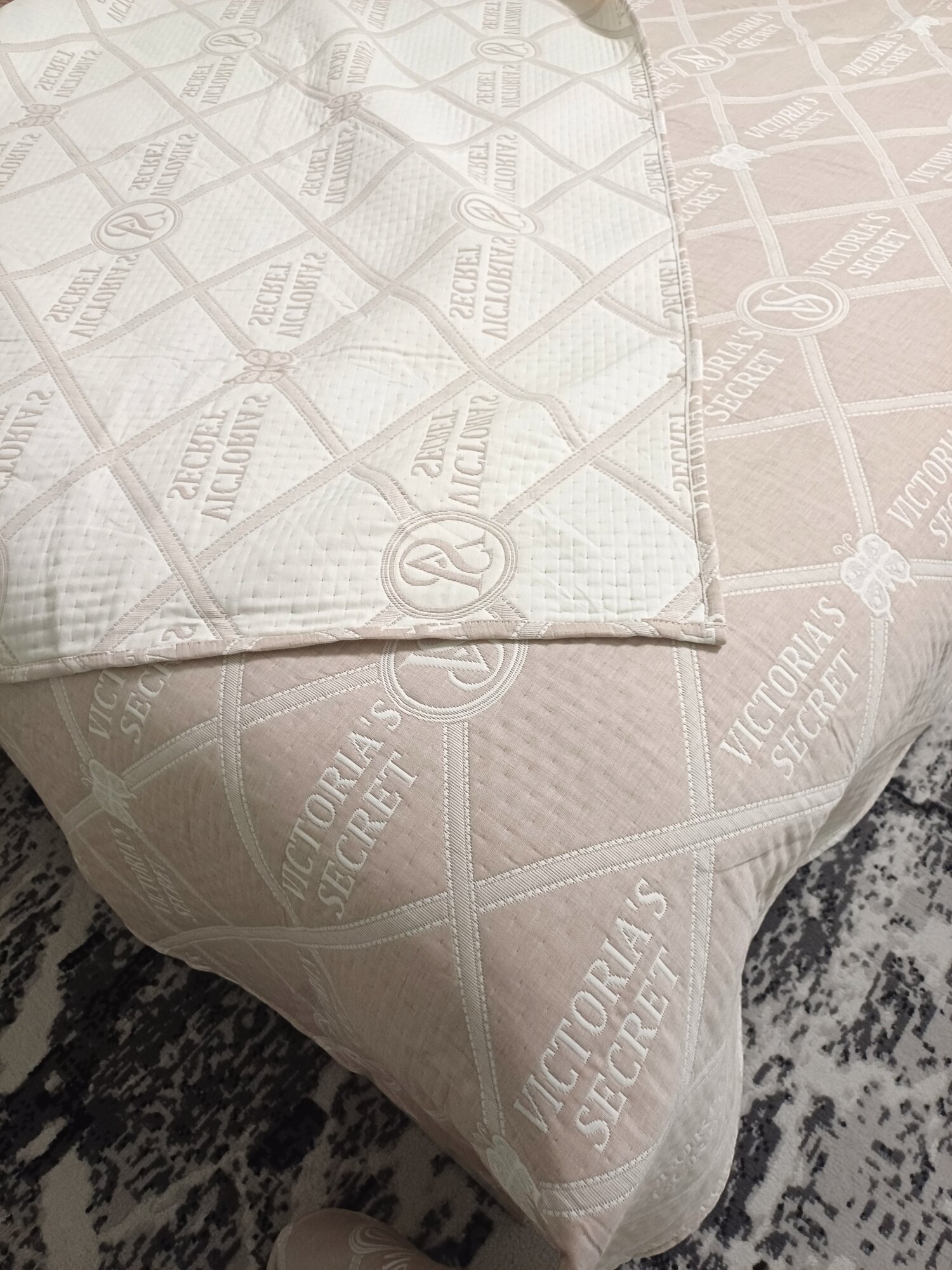 Покрывало LINENS, хлопок, стеганое, жаккард, 450 г/м², 1,5 спальное, бежево-белое — фото 1