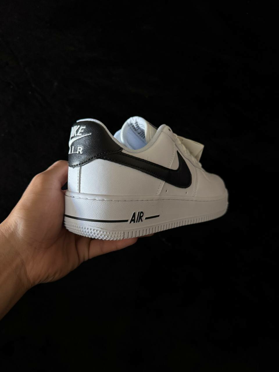 Кроссовки NIKE Air Jordan 1 Low OG, размер 40, белый/черный — фото 1