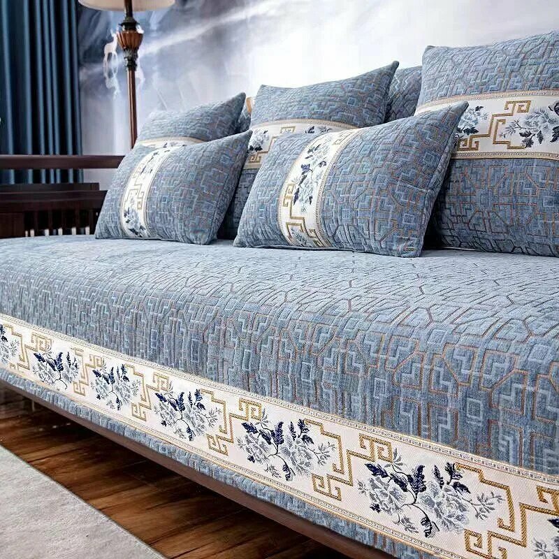 Чехол на мебель для дивана 160 см х 110см