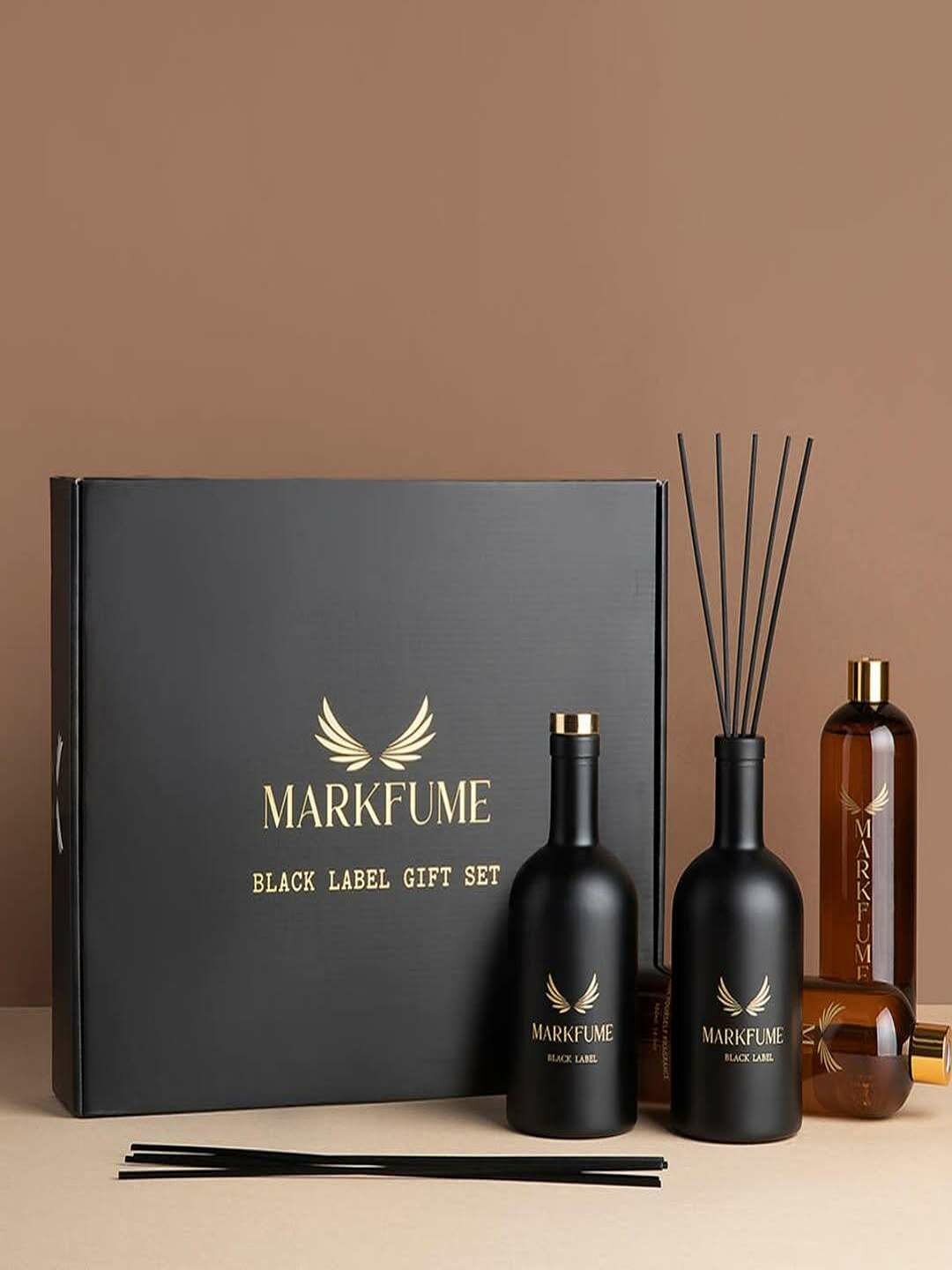 MARKFUME Black Label Gift Set — набор ароматических диффузоров.