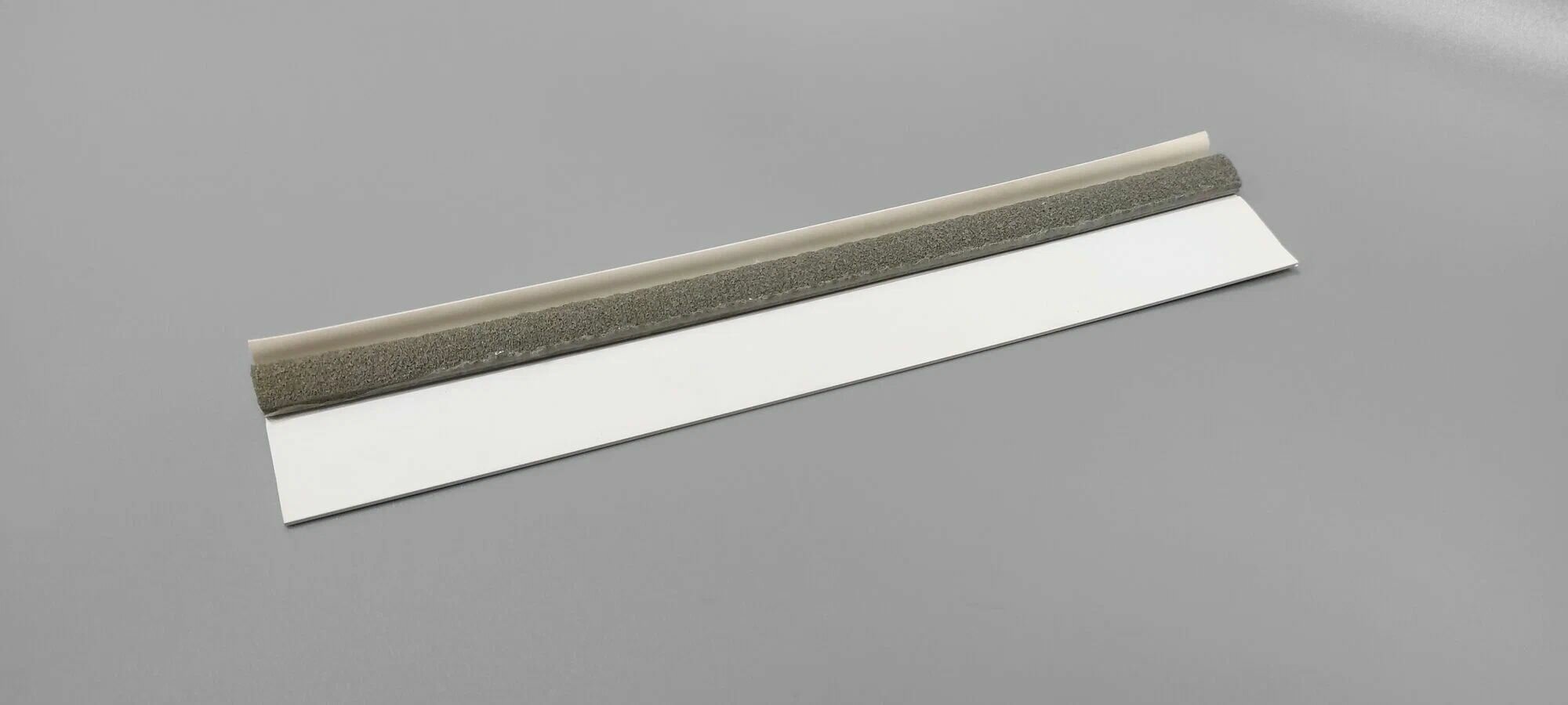 ПСУЛ (нащельник) Fenster-Rollleiste illbruck Aussen 35мм наружный для оконных стыков ПВХ 18 метров