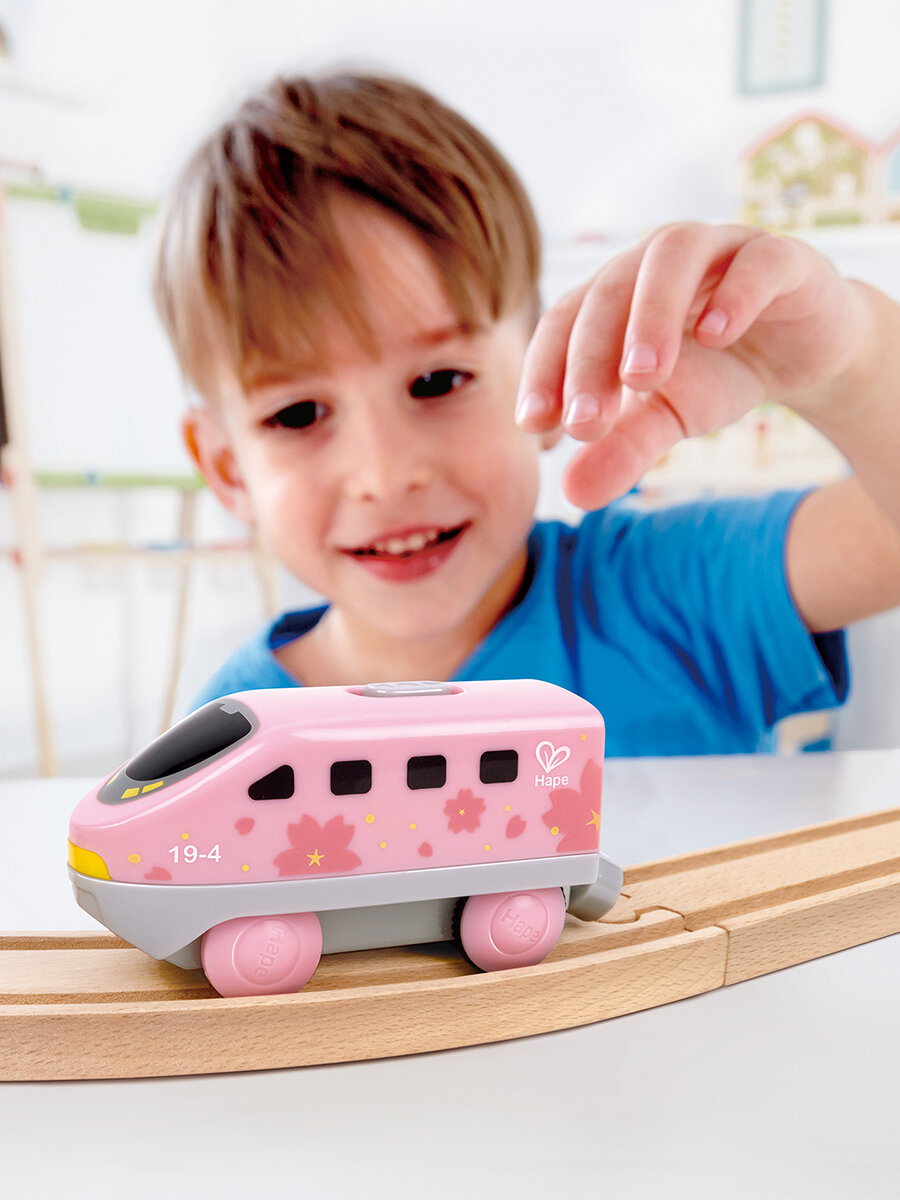 Детский игрушечный поезд Hape Локомотив на батарейках, розовый E3787_HP