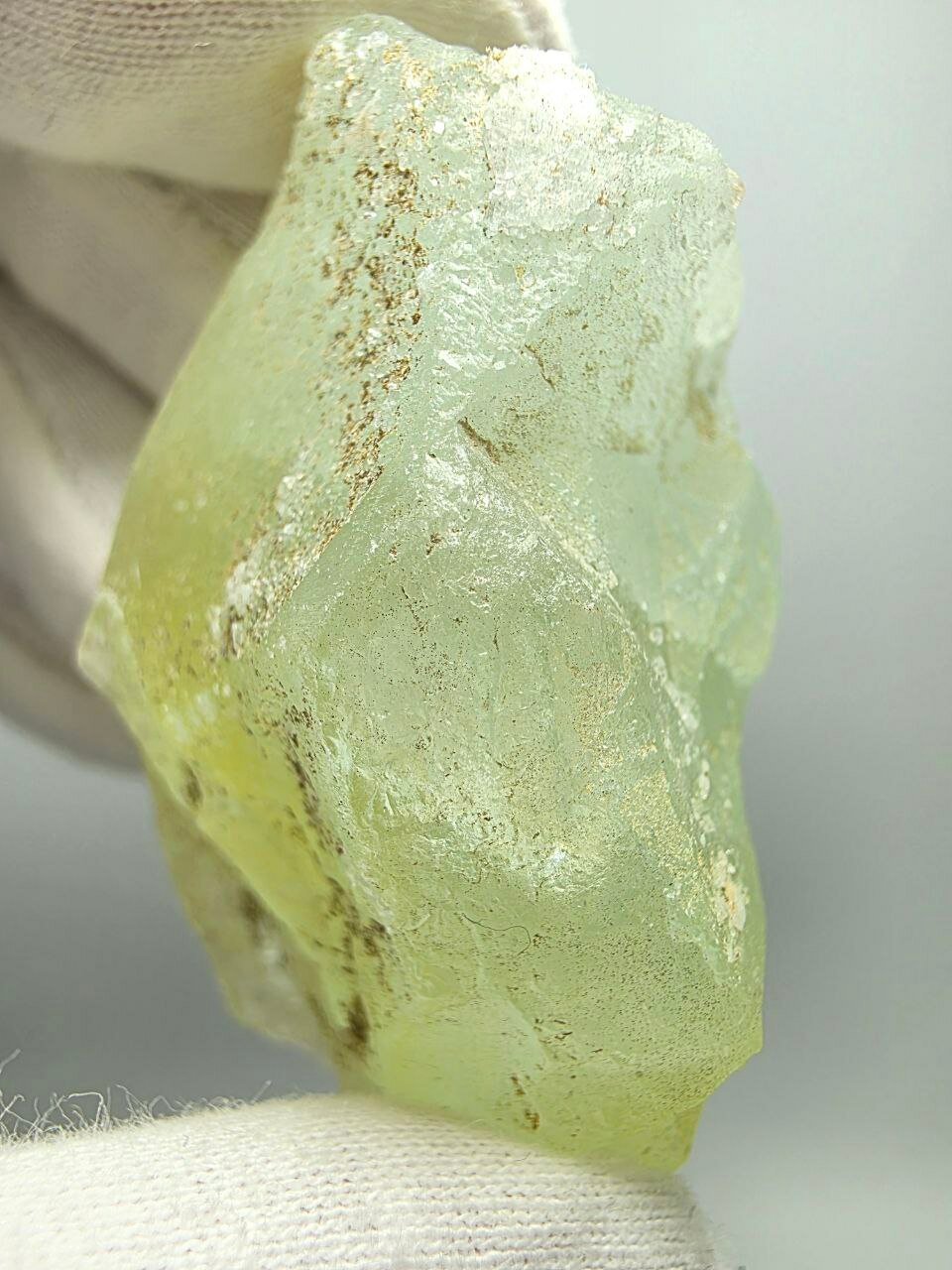 Датолит 57 мм, 79 г.