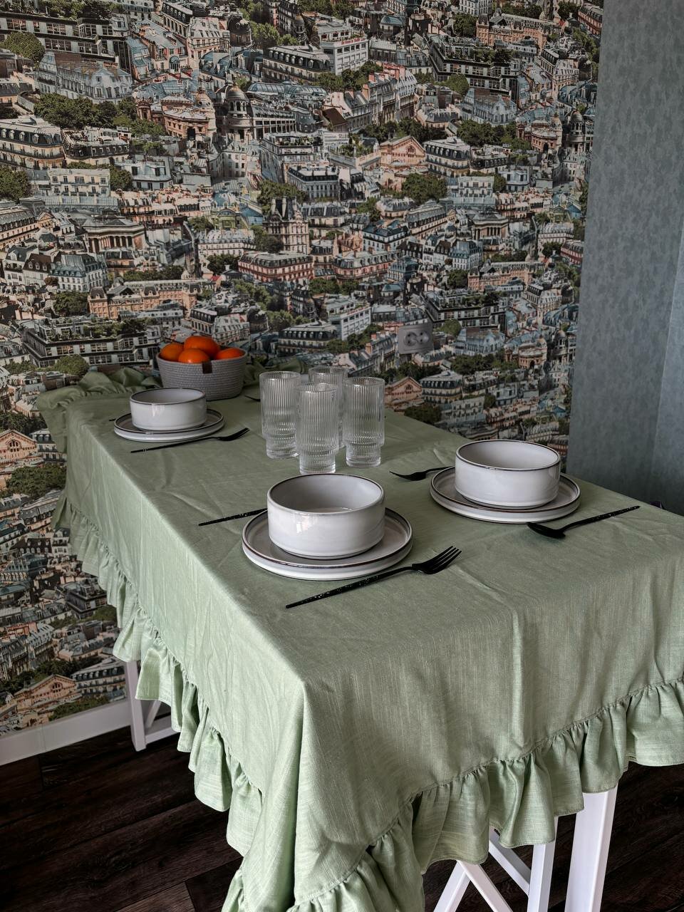 Скатерть на стол прямоугольная фисташковая с оборкой 200x140 см — фото 1