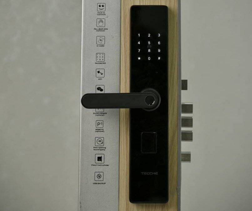 Умный дверной электронный замок, смарт замок с отпечатком пальца