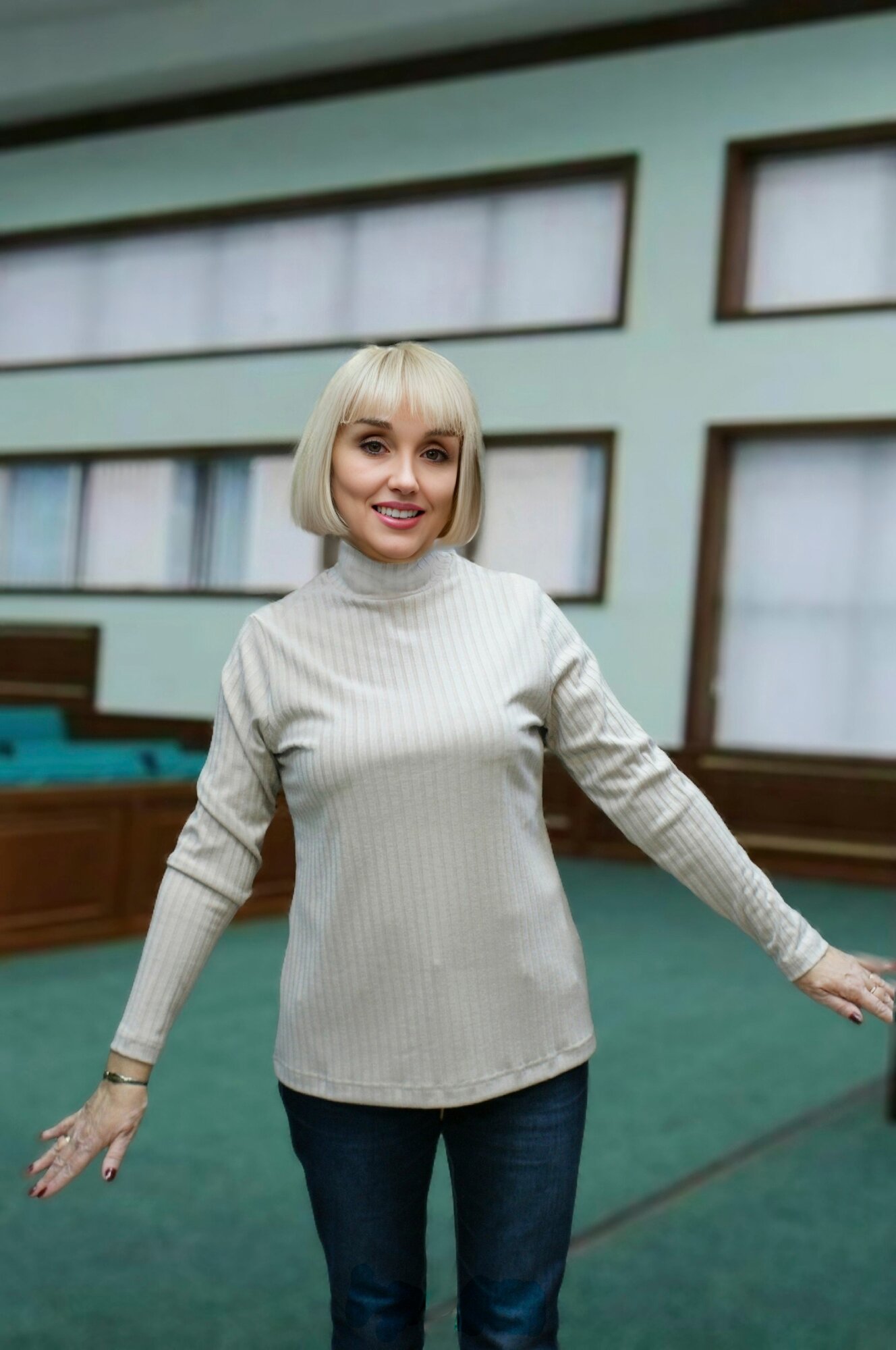 Толстовка ZOHEN размер 50  бежевый бежевый