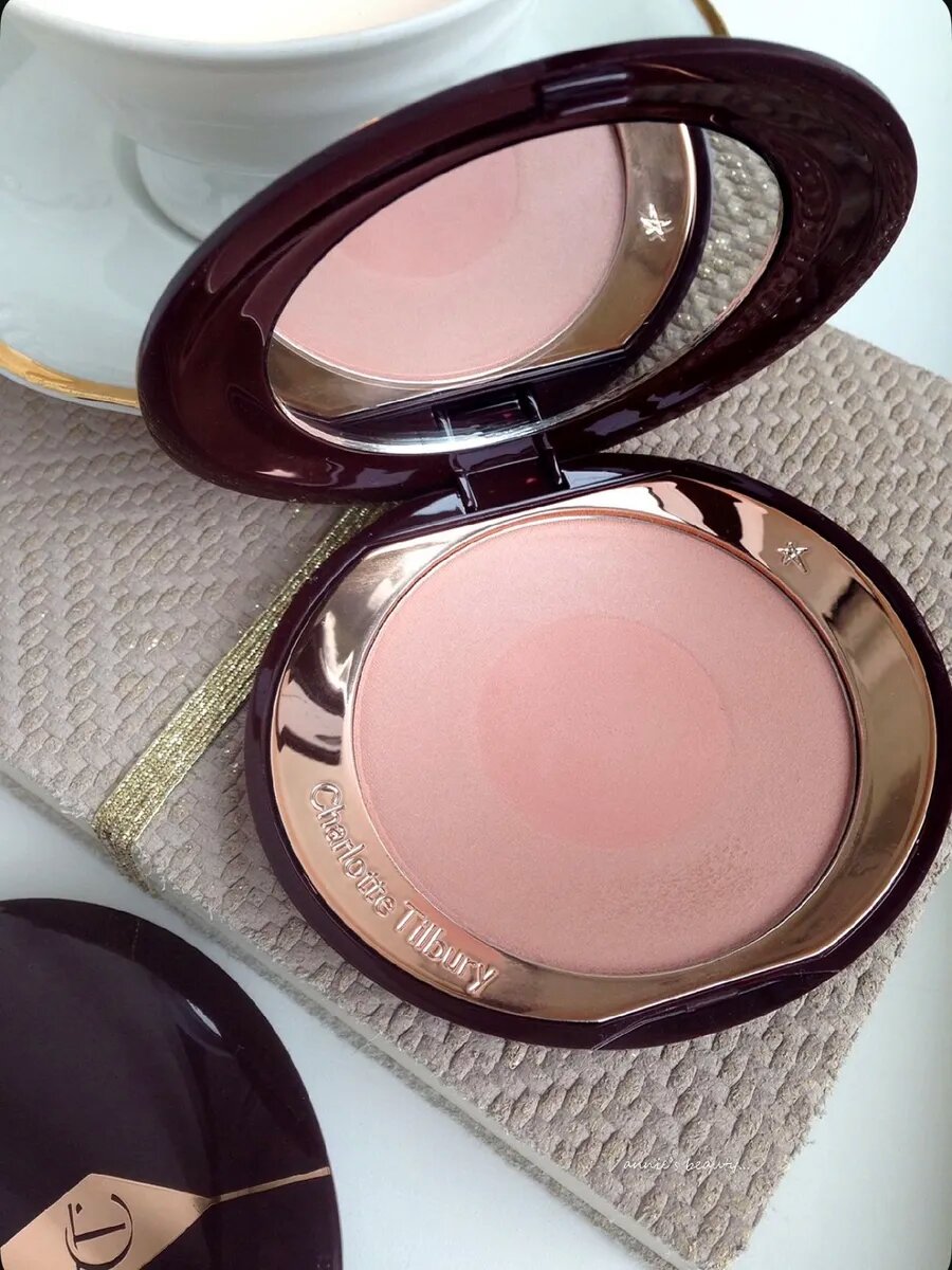 CHARLOTTE TILBURY Румяна для лица Charlotte Tilbury FIRST LOVE — фото 1