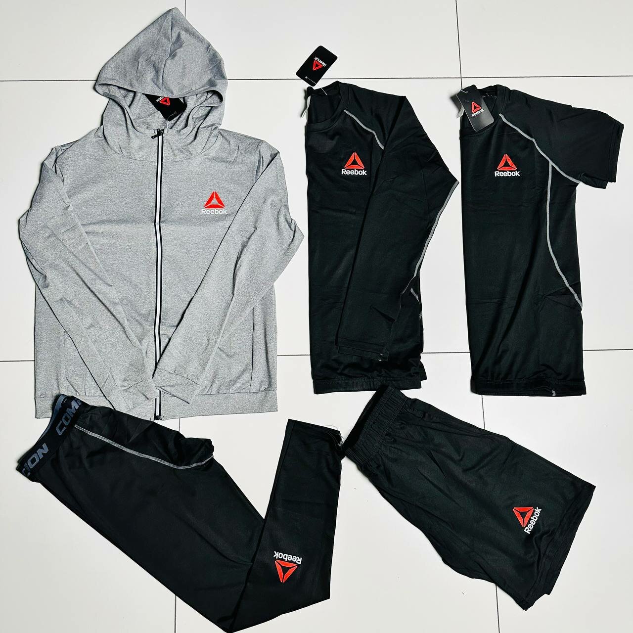 Костюм спортивный