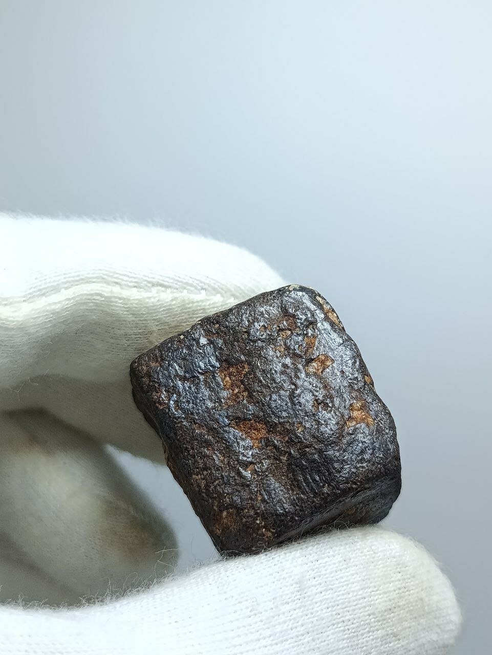 Псевдоморфоза лимонита по пириту 28 мм, 53 г — фото 1