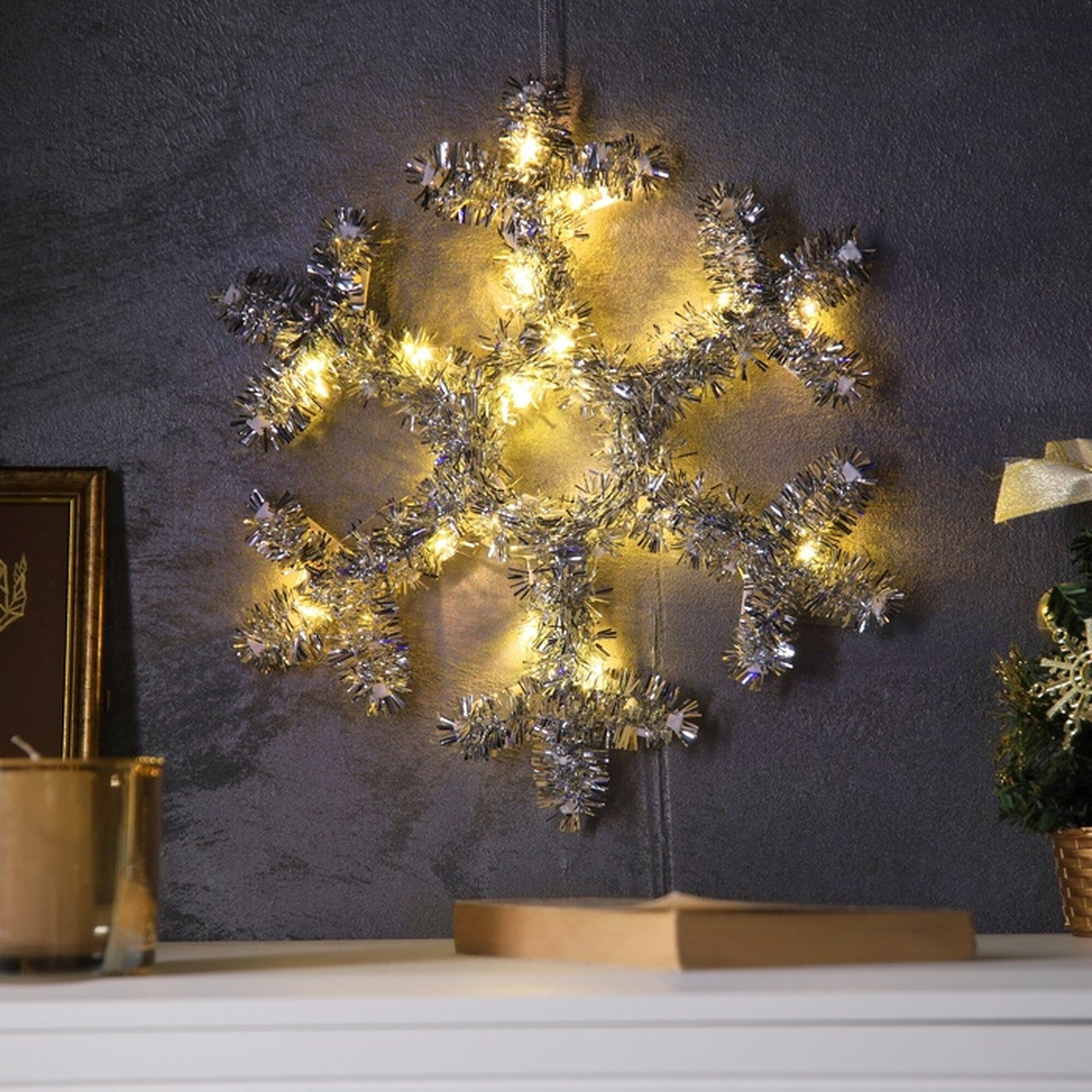 Световая фигура Luazon Lighting «Снежинка» серебристая 32×2 см