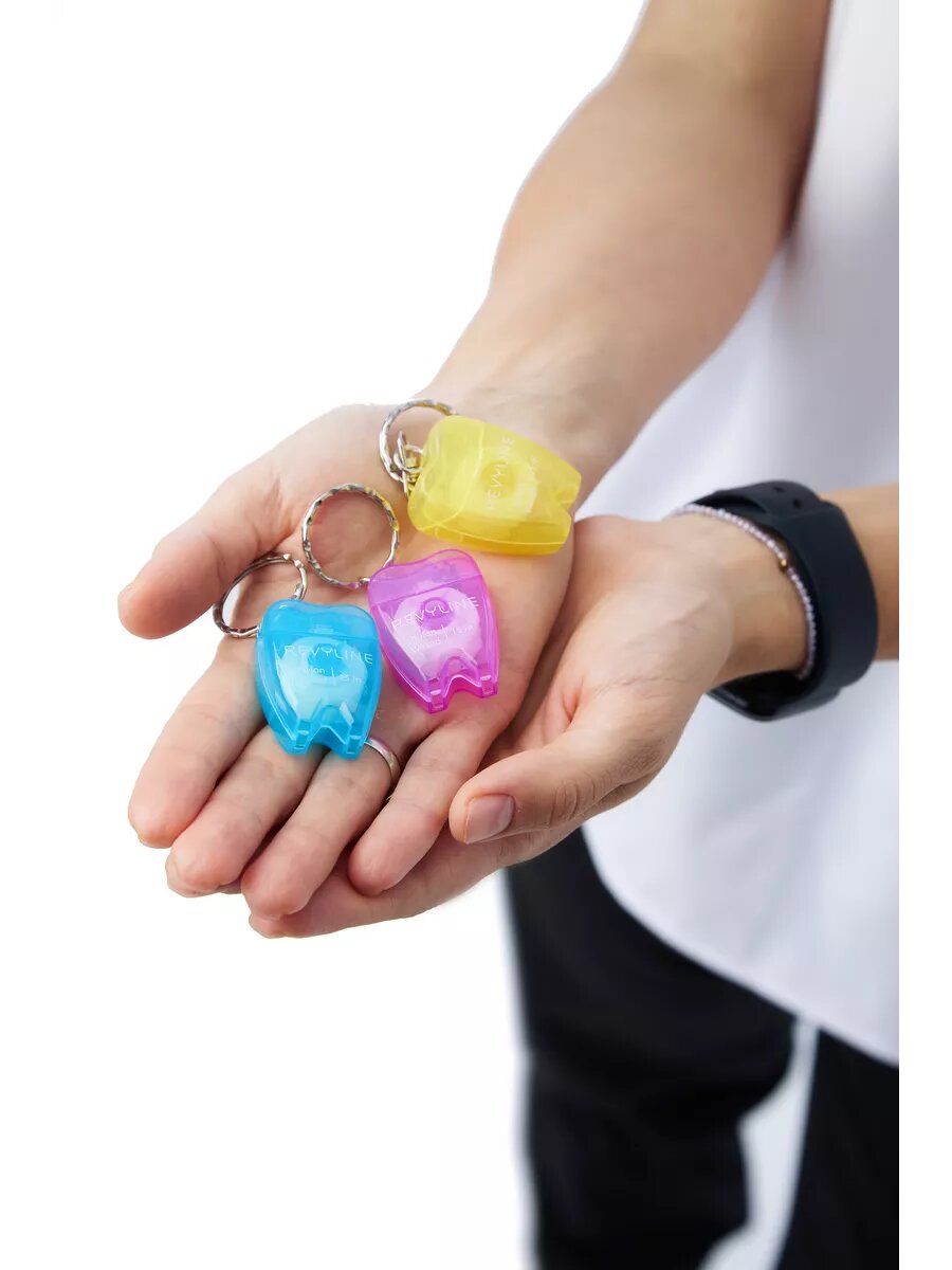 Зубная нить Revyline Floss Mini, вощеная, 15м, с брелоком, антибактериальная, розовая, мятная — фото 1