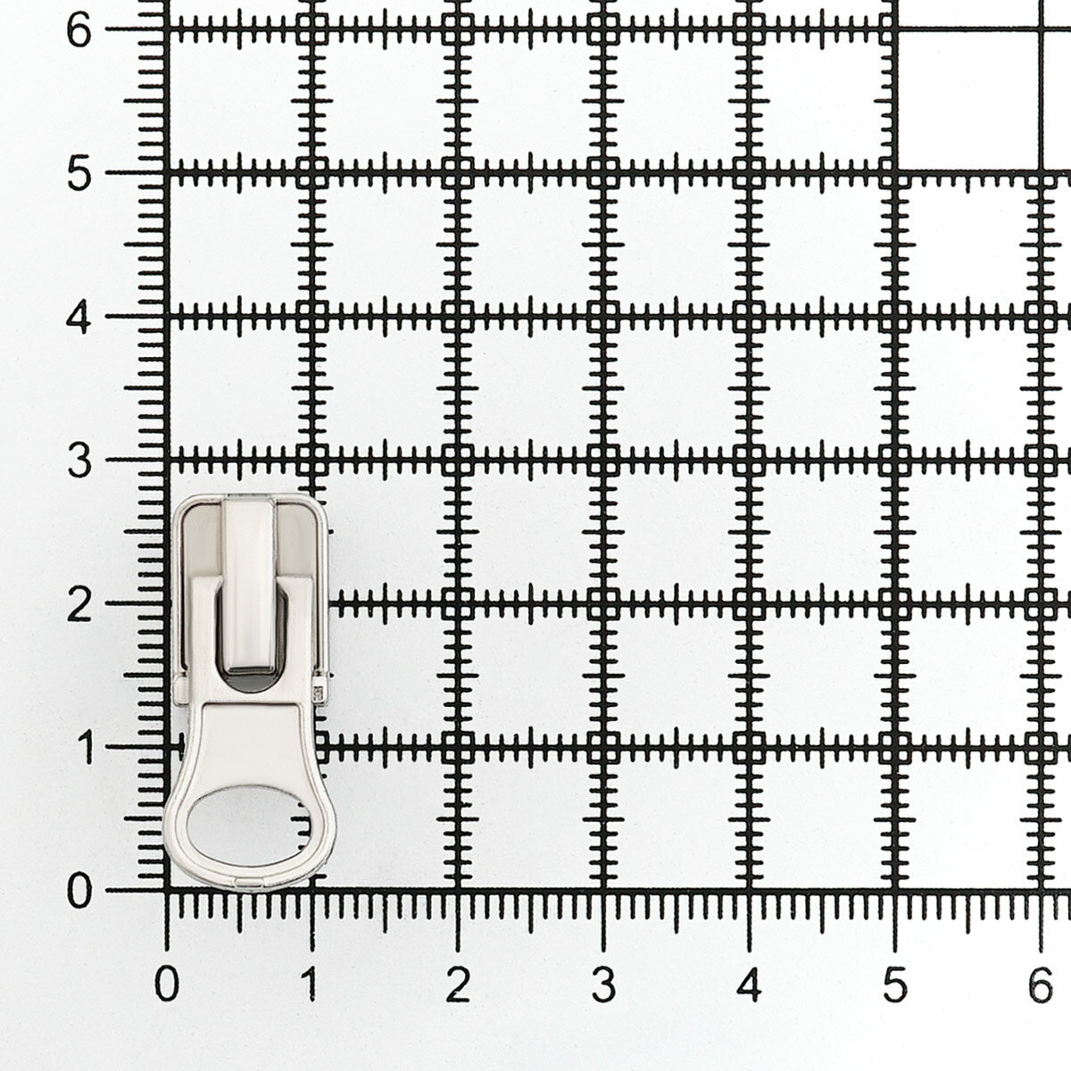 Бегунок для молнии 5 трактор нижний, автомат, Айрис (никель), 20 шт — фото 1
