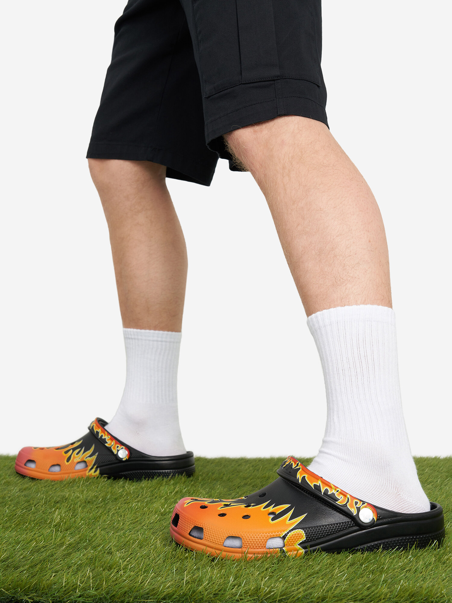 Сабо Crocs, размер M10W12, черный/оранжевый