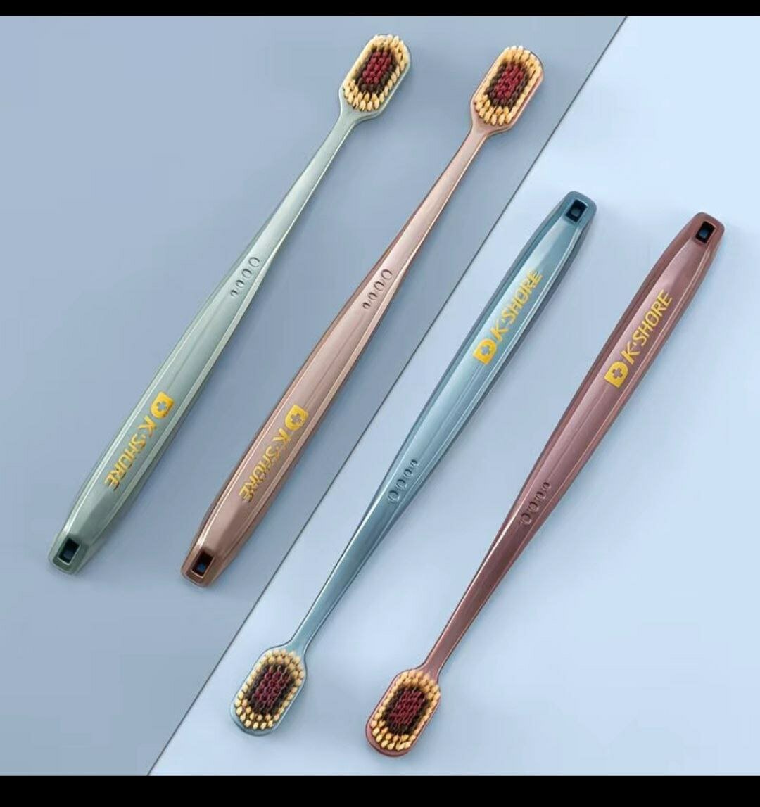 Большая зубная щетка мягкая, с футляром