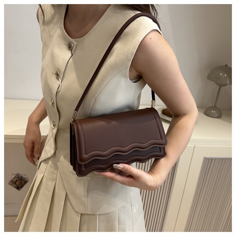 Сумка  Женская сумка на плечо, черная, белая, коричневая, из эко кожи