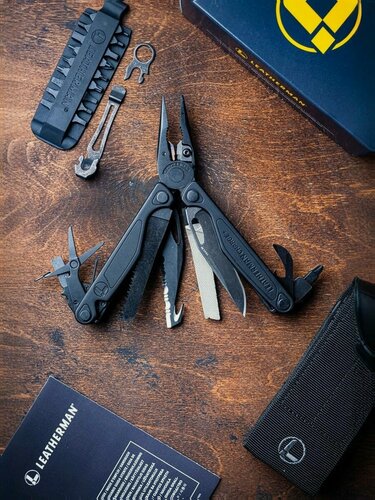 Изображение товара Мультитул Leatherman Charge Plus Black 832601, 19 инструментов, с чехлом Molle, кольцом с клипсой и битами