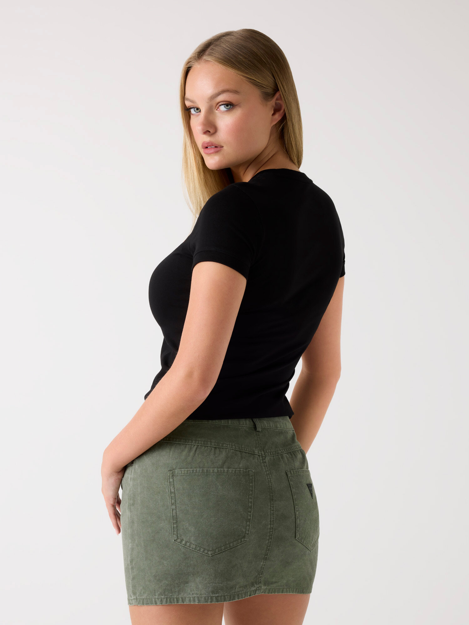 Футболка GUESS SS CN Mini Triangle Tee, размер S, черный — фото 1