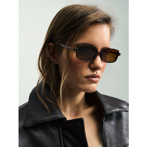 Солнцезащитные очки Zarina коричневый принт 705₽