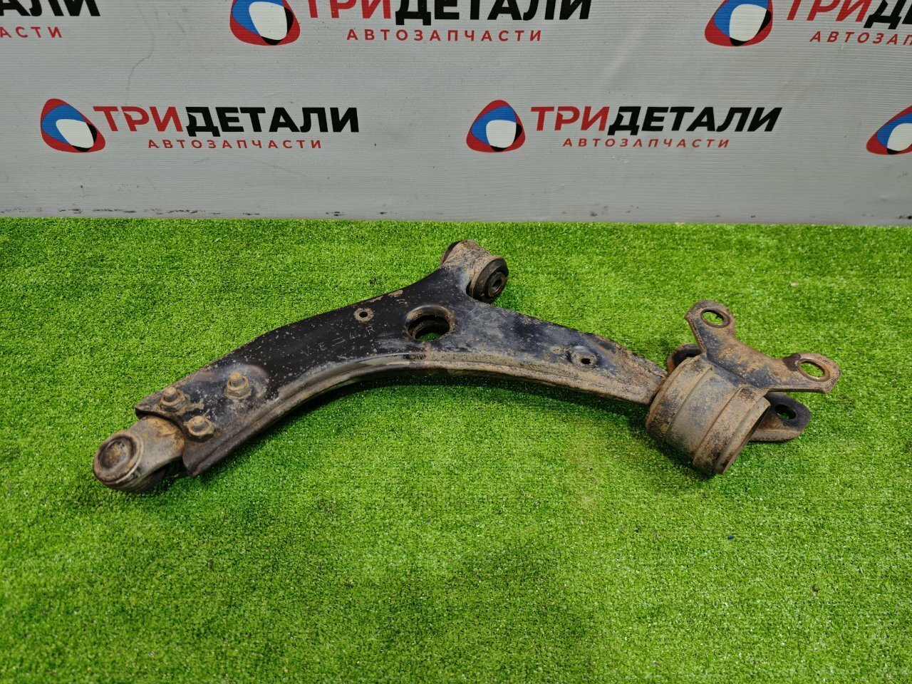 Рычаг подвески Ford Focus 1.6 XTDA 2012 перед. прав. (б/у)