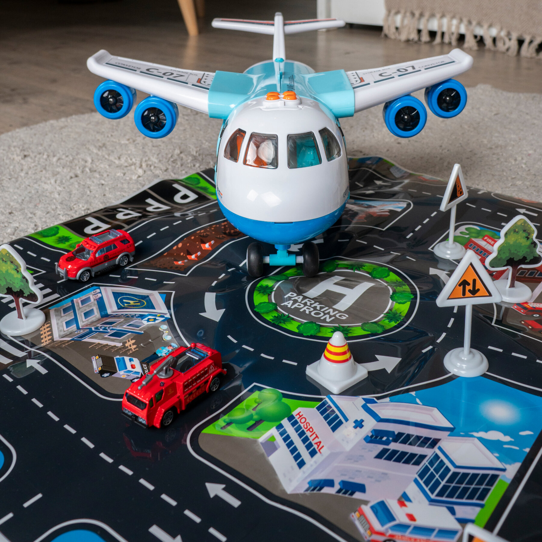 VILLI / Игрушка машинка грузовой самолет парковка с паром и набор спецтехники 6 шт — фото 1