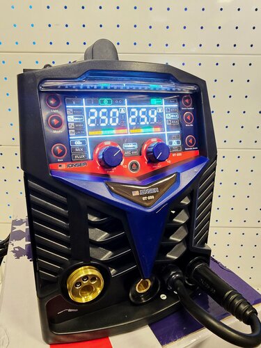 Изображение товара Сварочный полуавтомат Jonser GT-250, 7 в 1, MMA/MIG/MAG/LIFT TIG/SPOT/2T/4T/SYNERGY управление, 20-250А