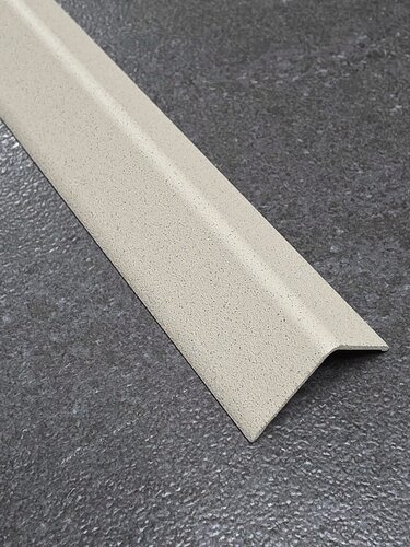 Изображение товара Угол внешний накладной для плитки алюминиевый 20х20мм 2,7м Бежевый муар
