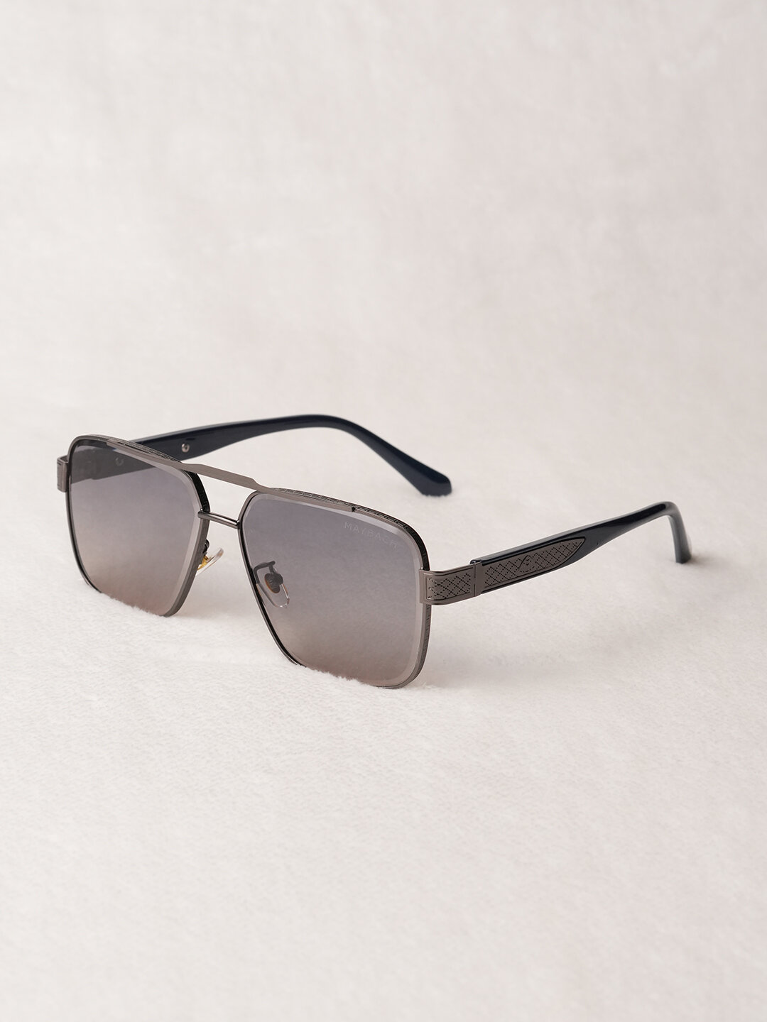 Солнцезащитные очки — фото 1