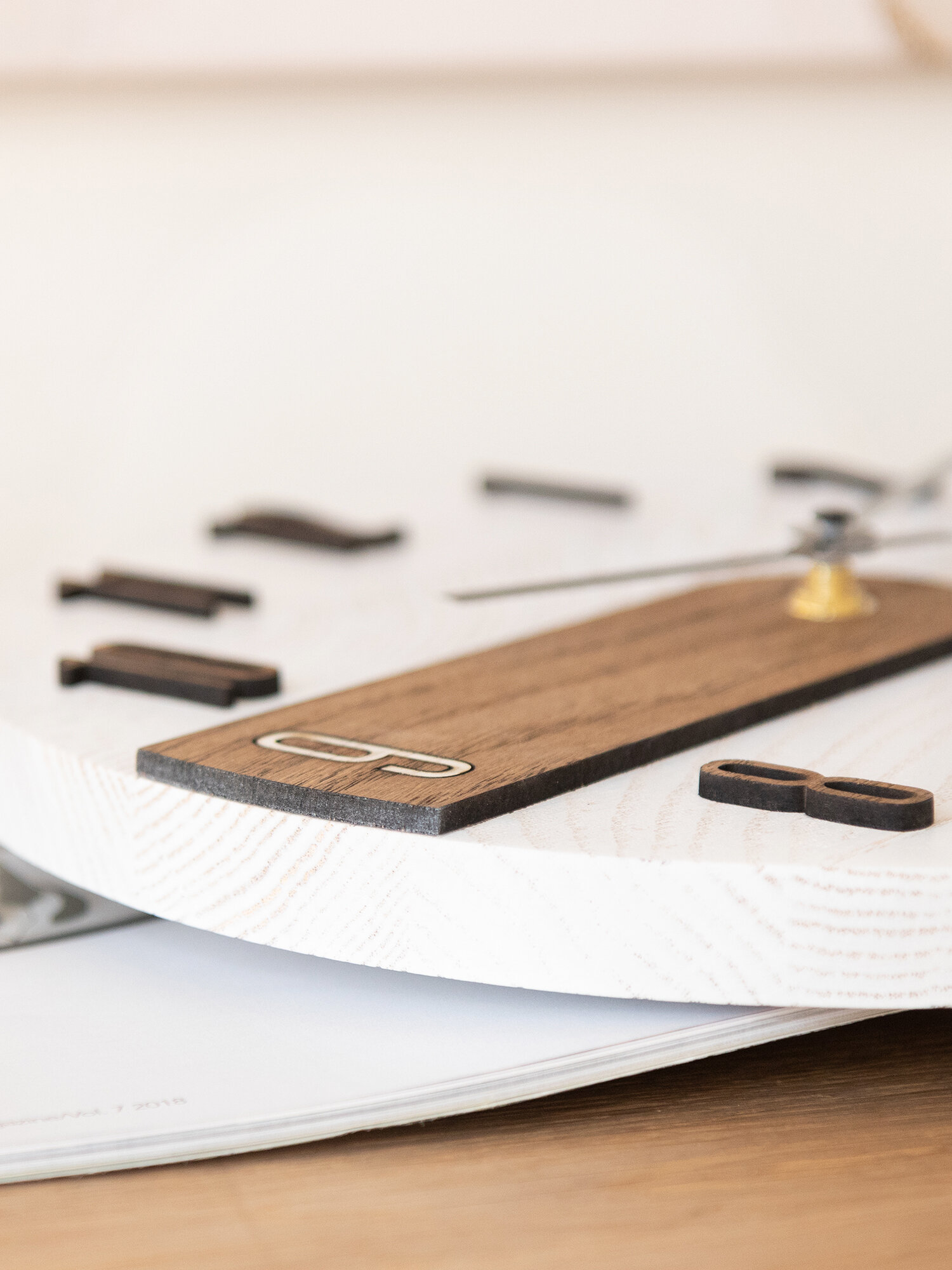 Часы настенные деревянные с бесшумным — фото 1